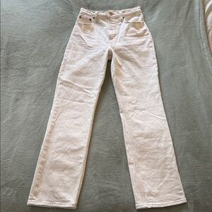 Abercrombie & Fitch Ultra High Rise 90s Straight Jean. 24 Short.